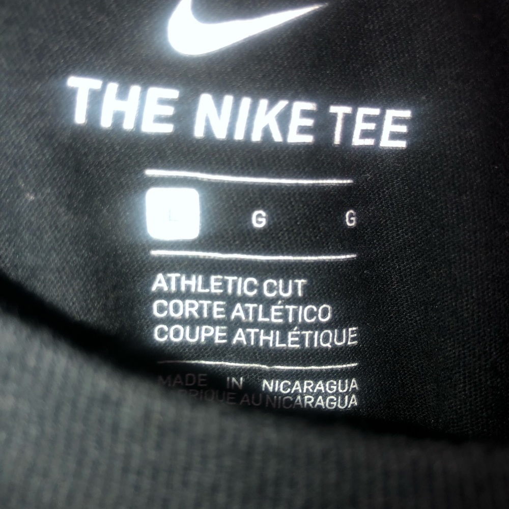 Nike black and camo tshirt - Picture 8 of 11